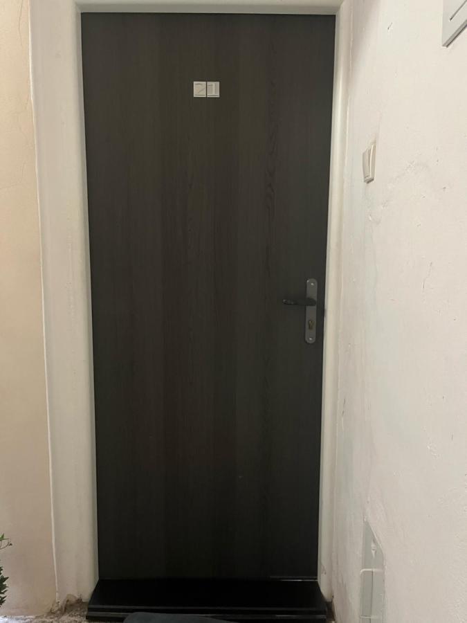 Apartman V Rodinnem Dome Яромерж Экстерьер фото